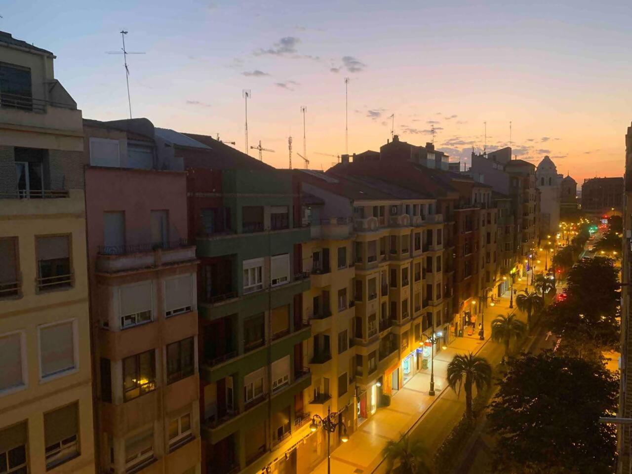 Un Hogar En El Centro Con Parking Gratuito Apartment Zaragoza Bagian luar foto