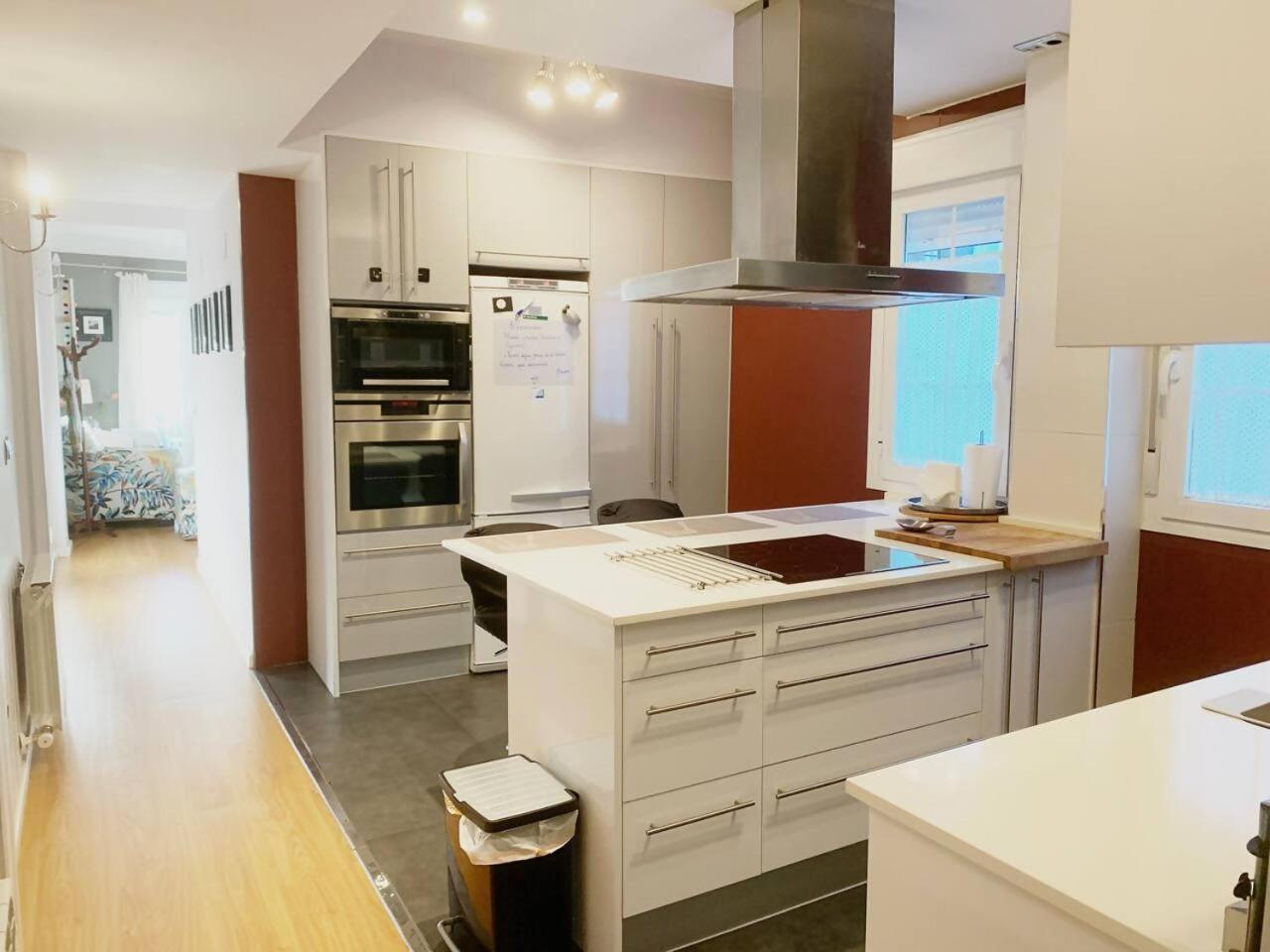 Un Hogar En El Centro Con Parking Gratuito Apartment Zaragoza Bagian luar foto
