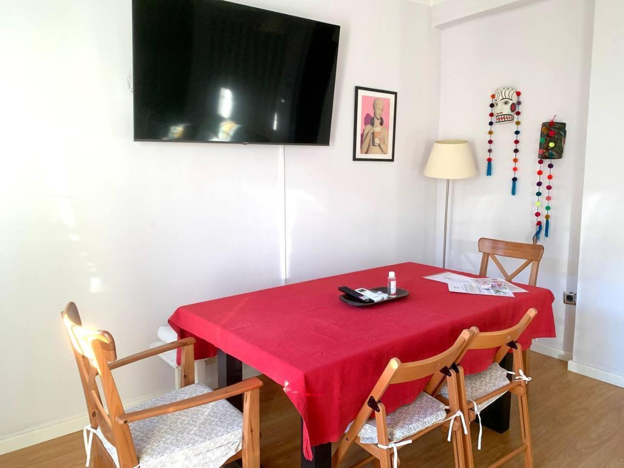 Un Hogar En El Centro Con Parking Gratuito Apartment Zaragoza Bagian luar foto